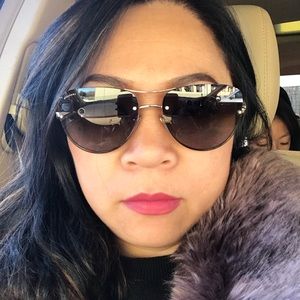 Meet your Posher, Toan